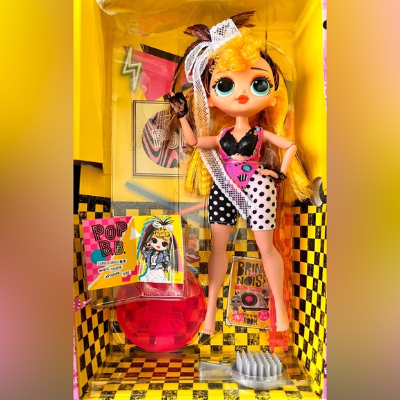 L.O.L SURPRISE! REMIX POP B.B FASHION DOLL WITH MUSIC, EXTRA OUTFIT ECT. - Picture 12 of 12
